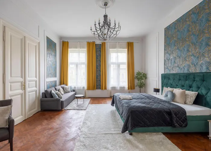 Majestic Central Residence On The Joseph Boulevard