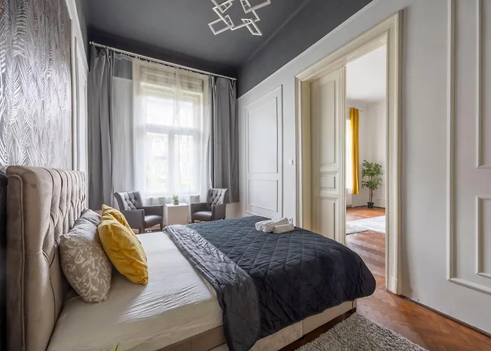 Majestic Central Residence On The Joseph Boulevard
